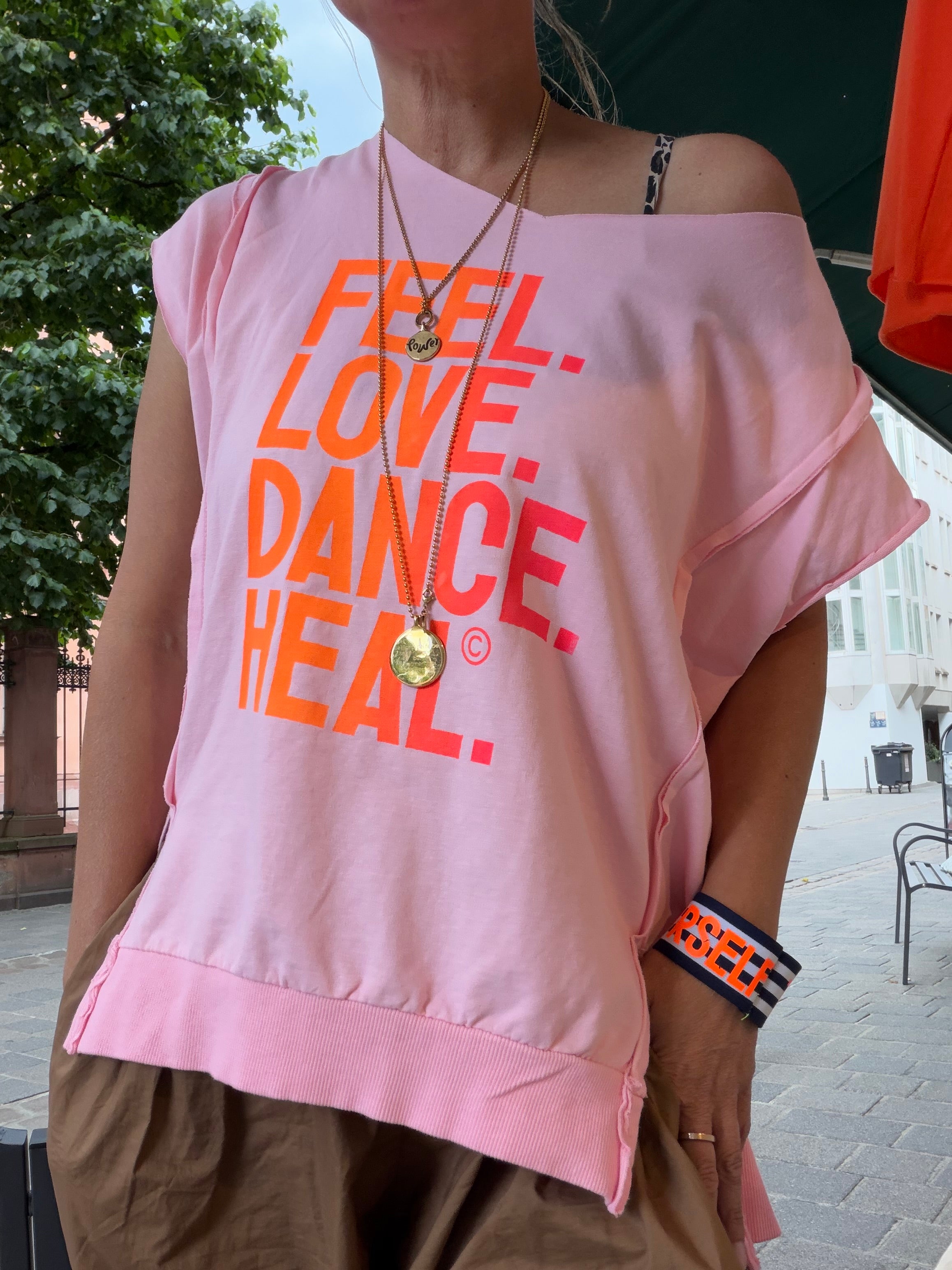 Oversize T Shirt FEEL LOVE DANCE HEAL