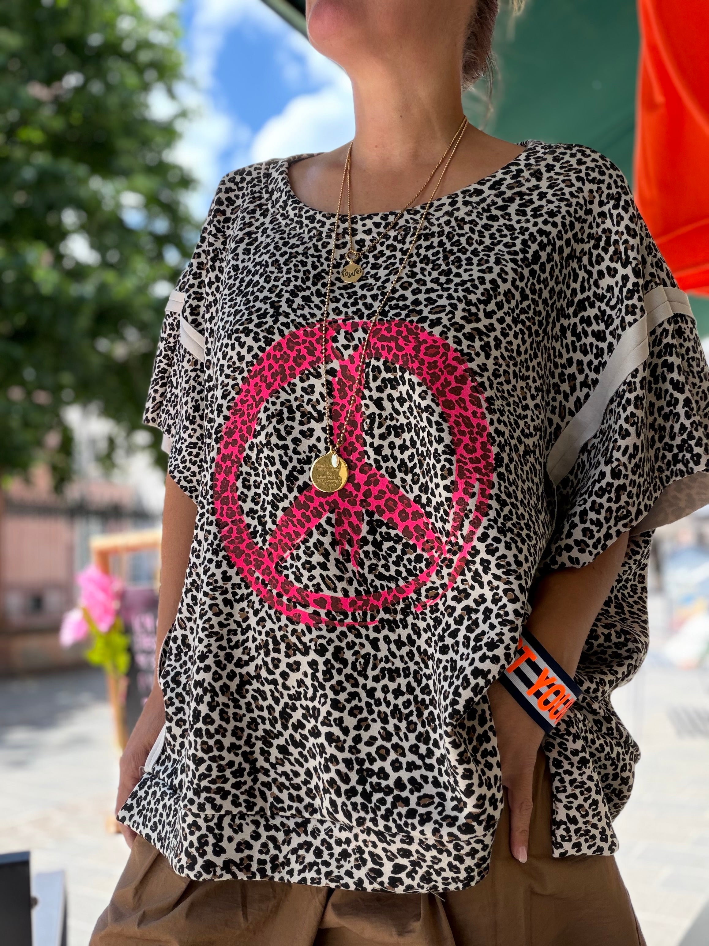 Oversize Leo Shirt PEACE