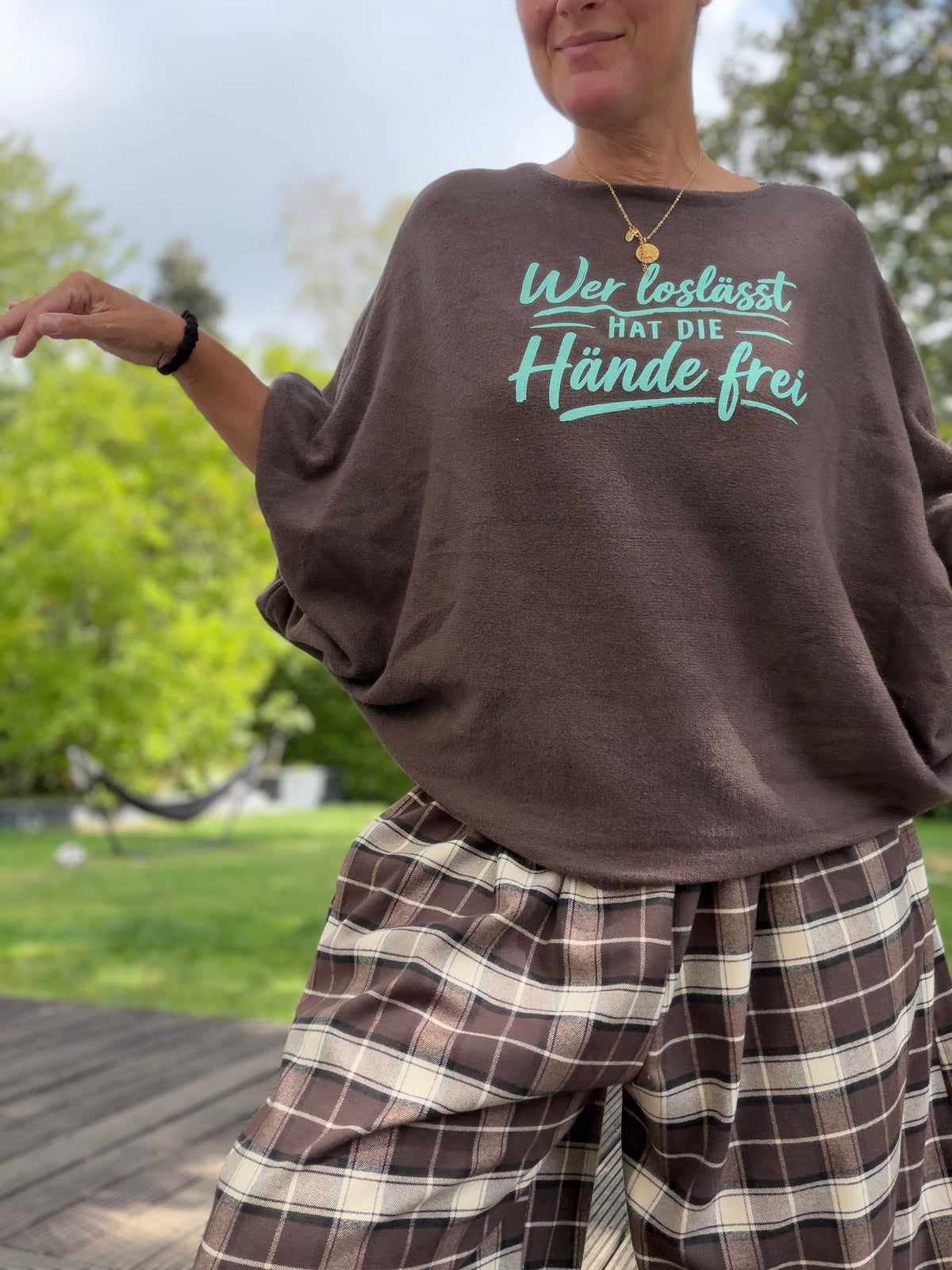 Oversize Strickpullover Strickshirt Wer loslässt hat die Hände frei