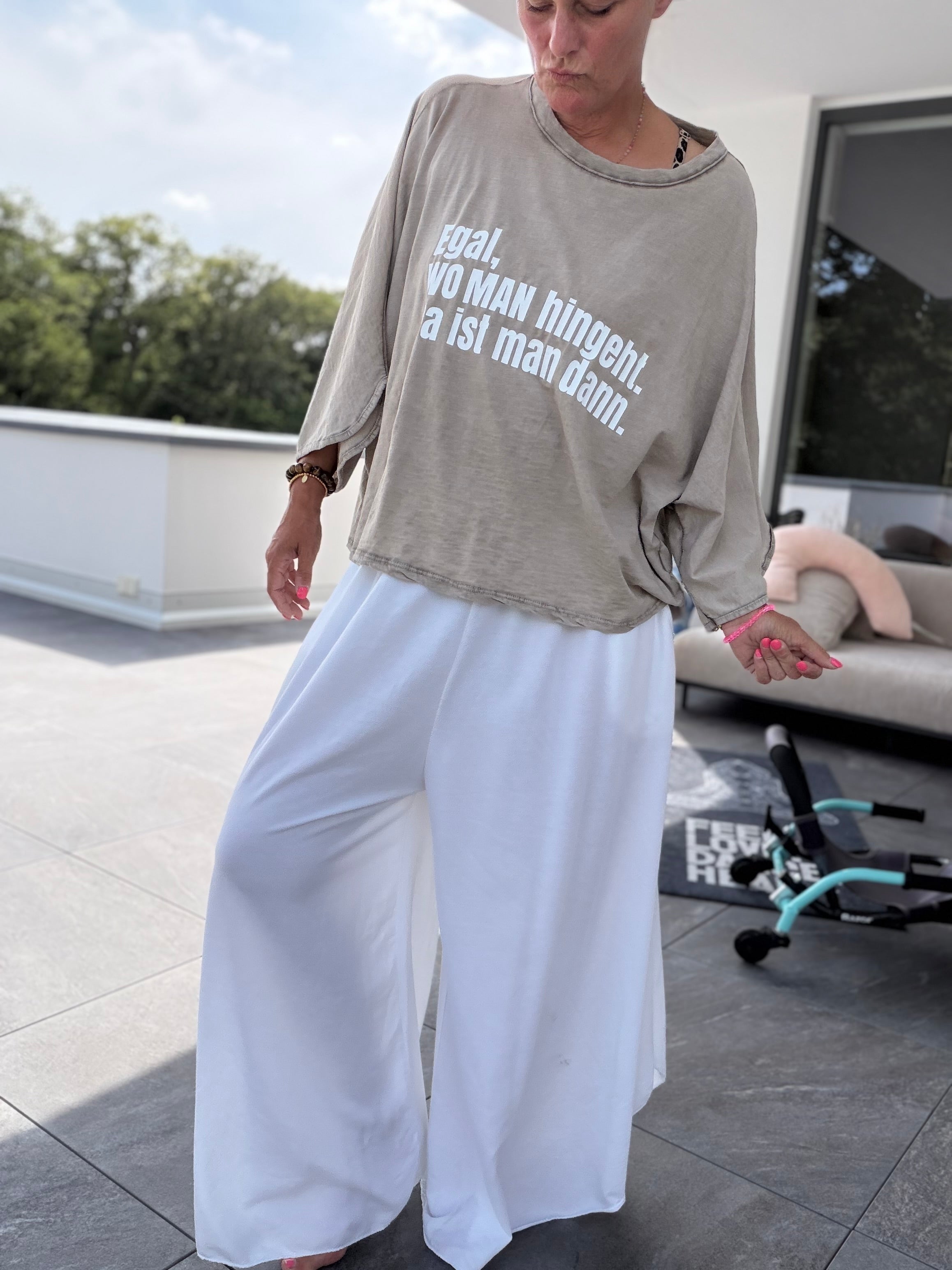 Oversize Shirt egal wo man hingeht, da ist man dann