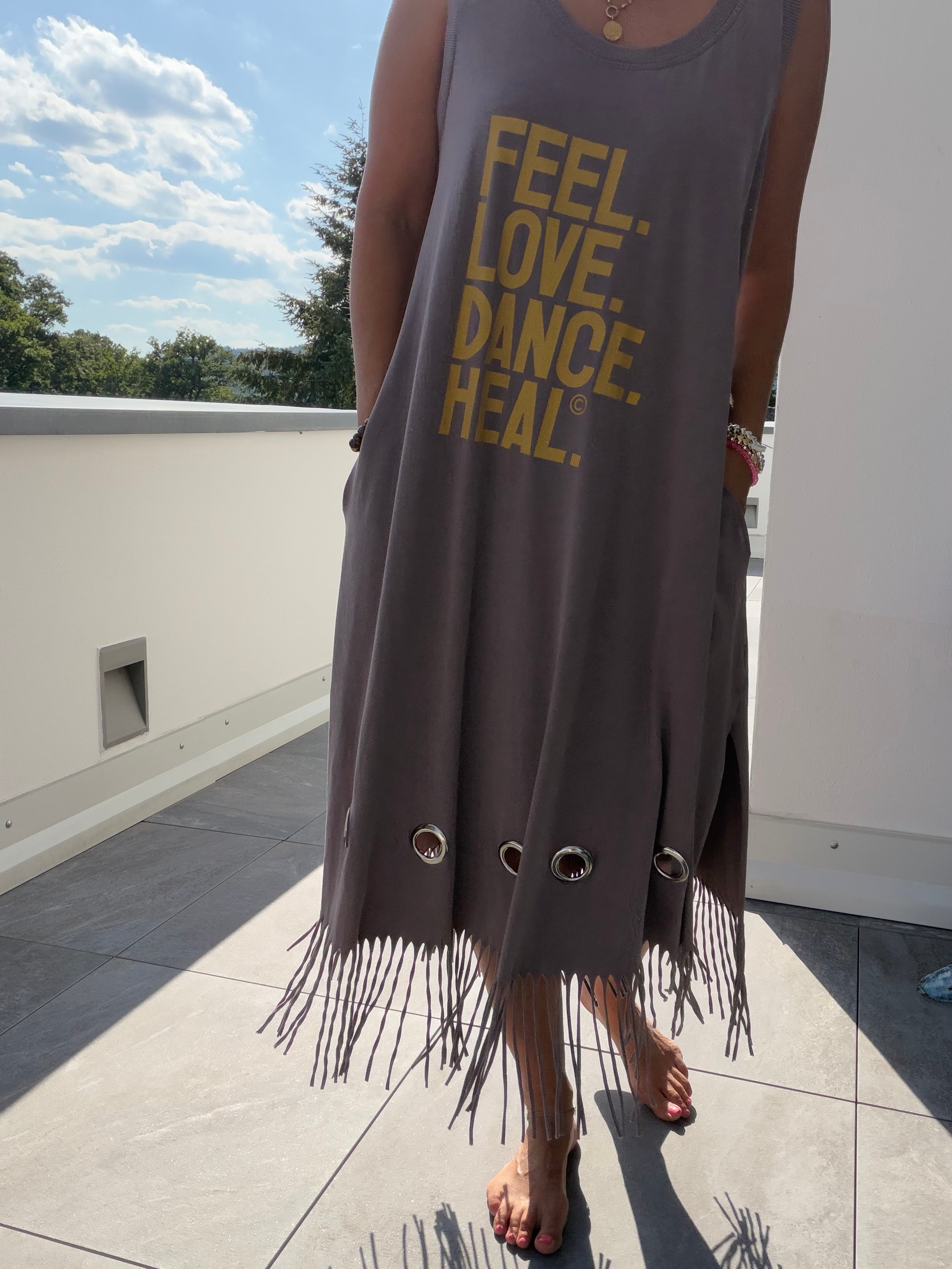 Kleid FEEL LOVE DANCE HEAL mit Fransen