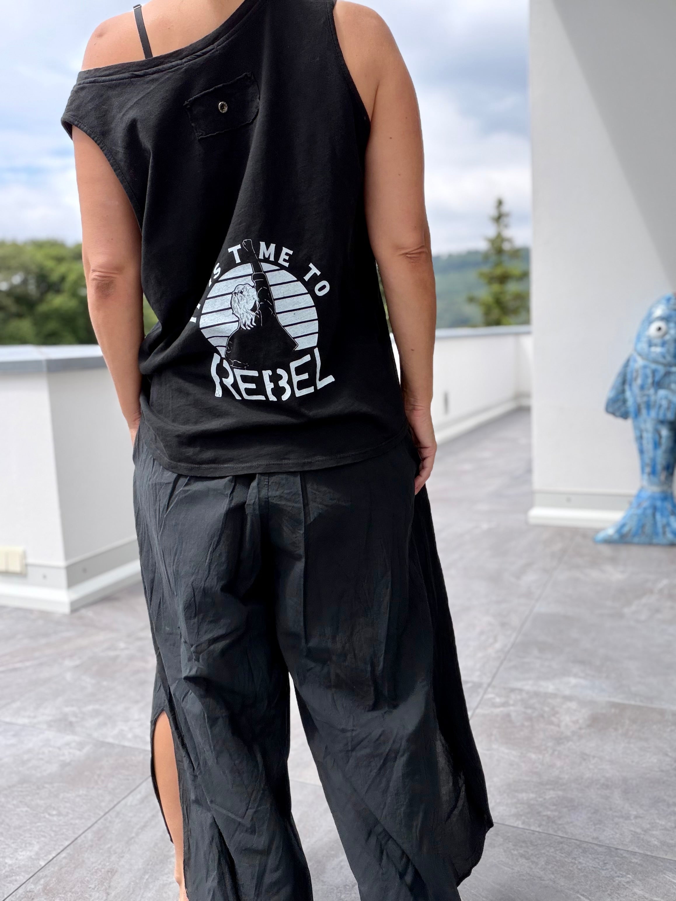 Oversize TOP it is time to rebel Rückenprint