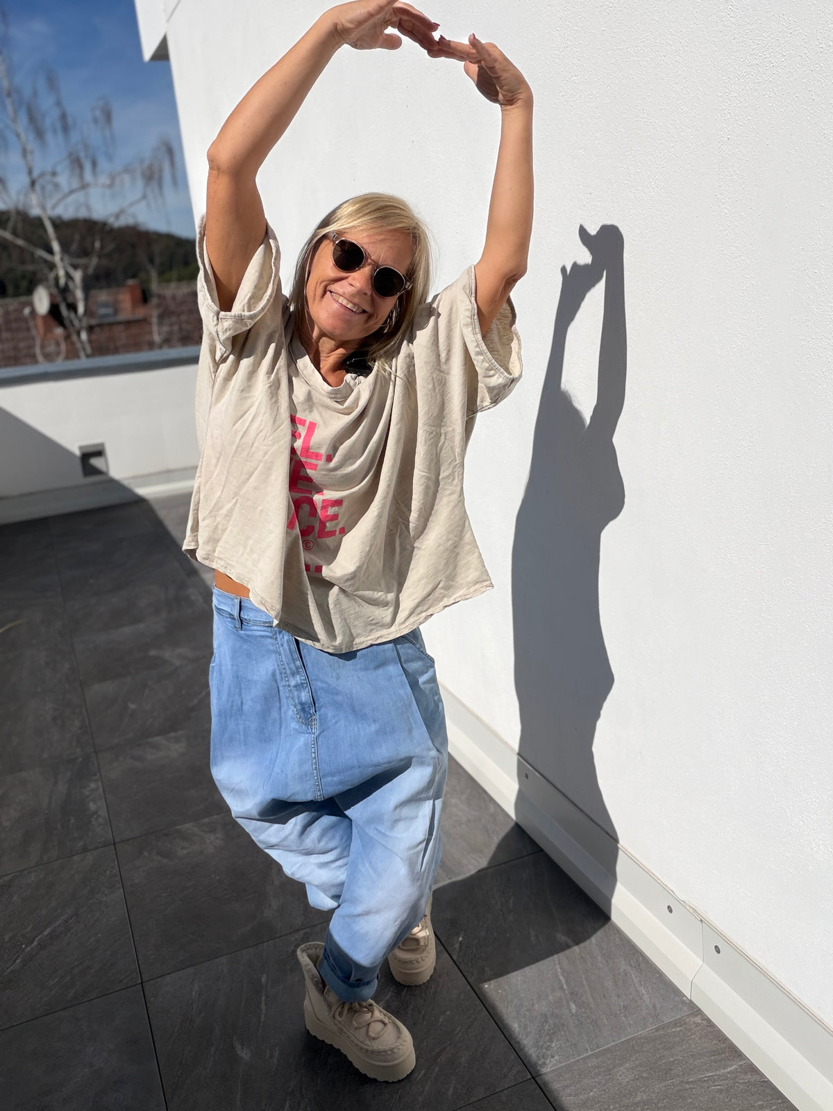 Oversize Shirt FEEL LOVE DANCE HEAL