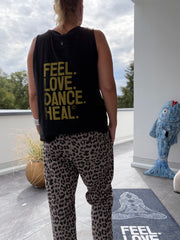 Oversize TOP FEEL LOVE DANCE HEAL
