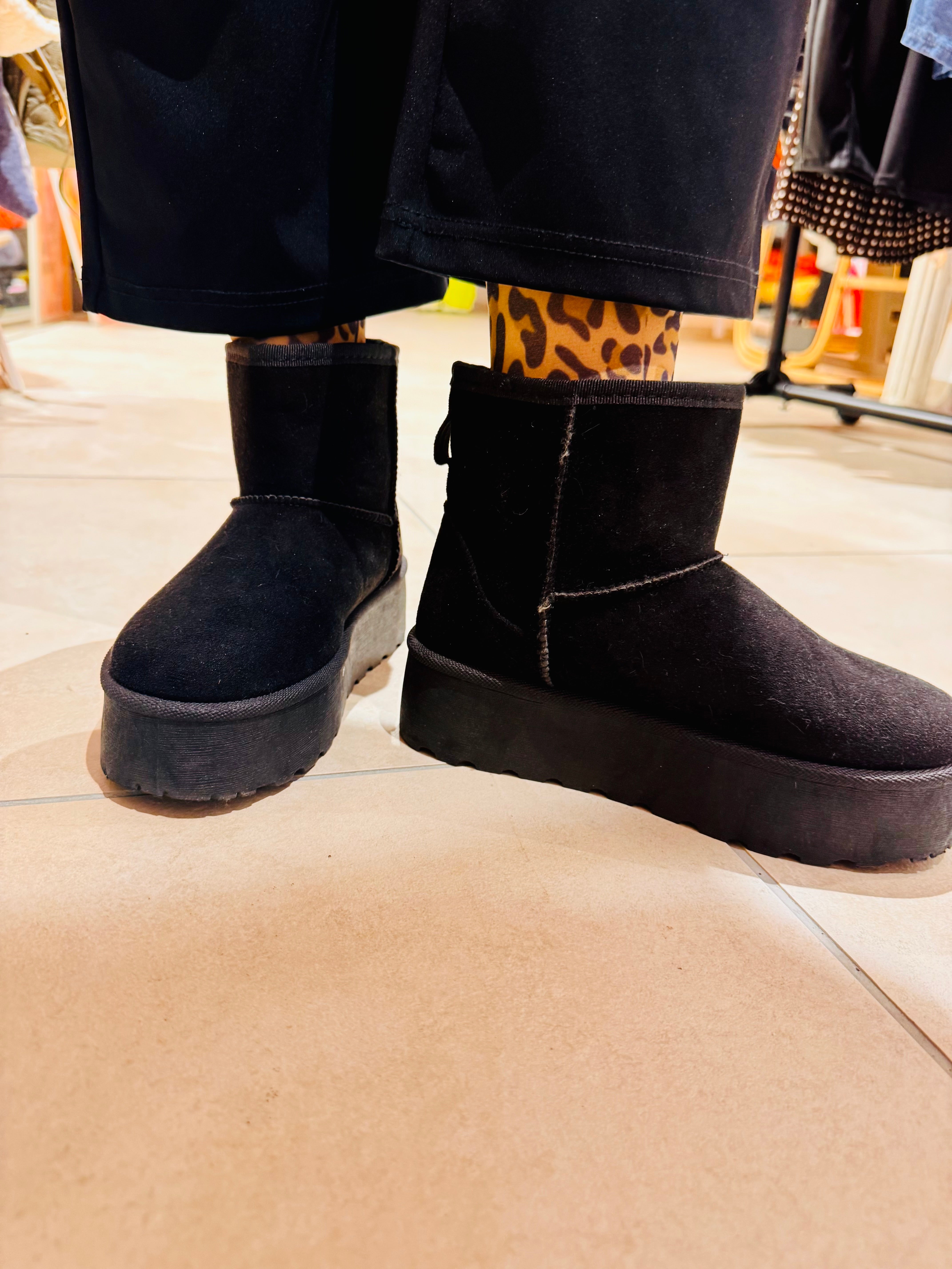 Boots black or camel