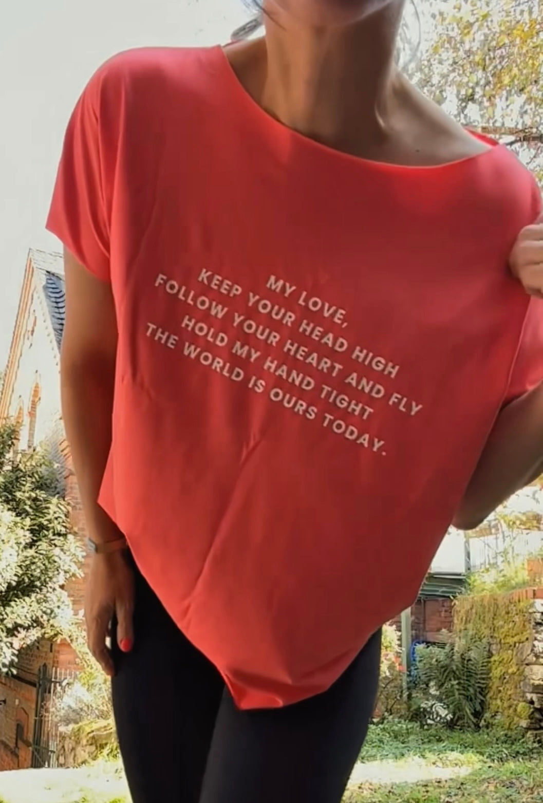 T-Shirt the world is ours today