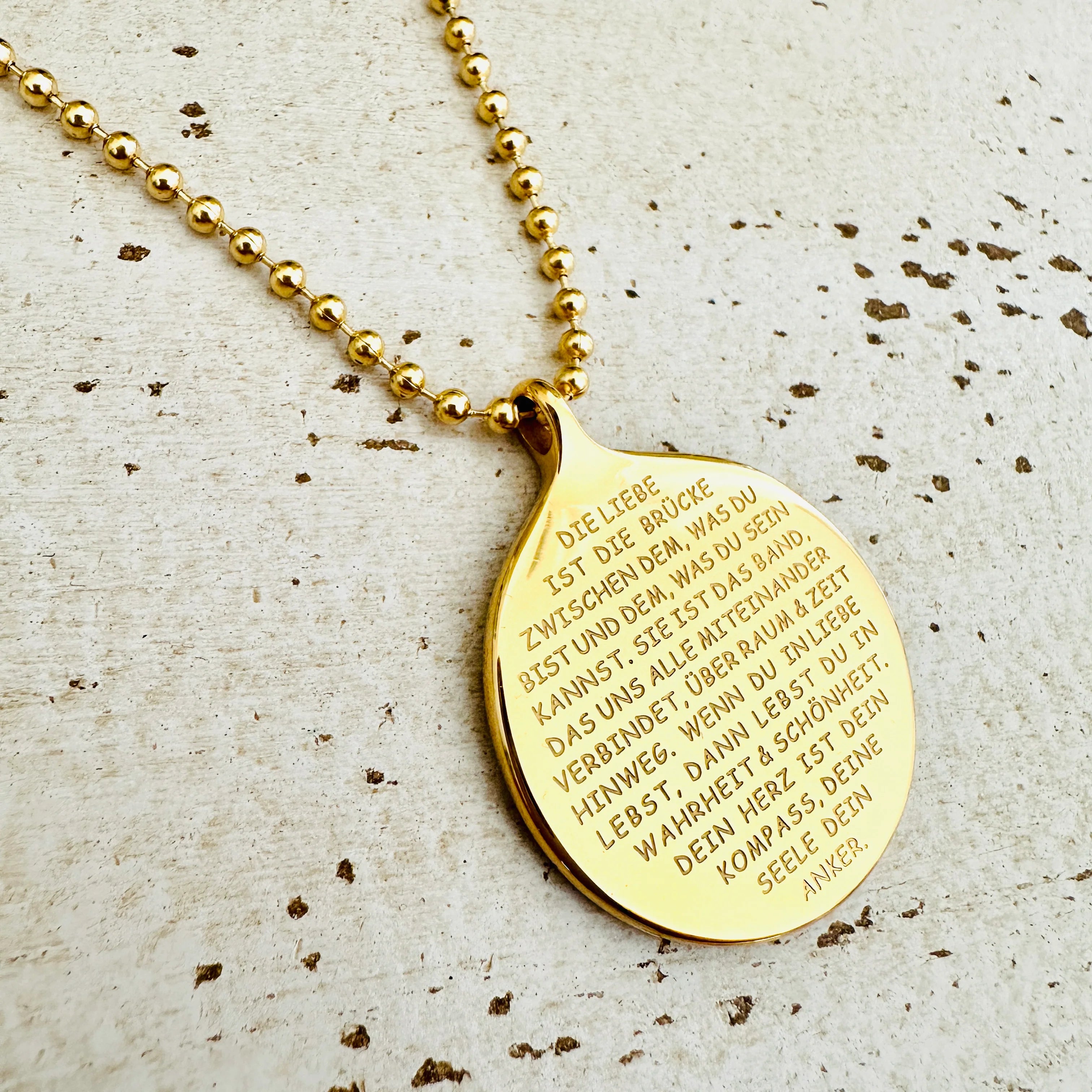 Liebe ist… Kette