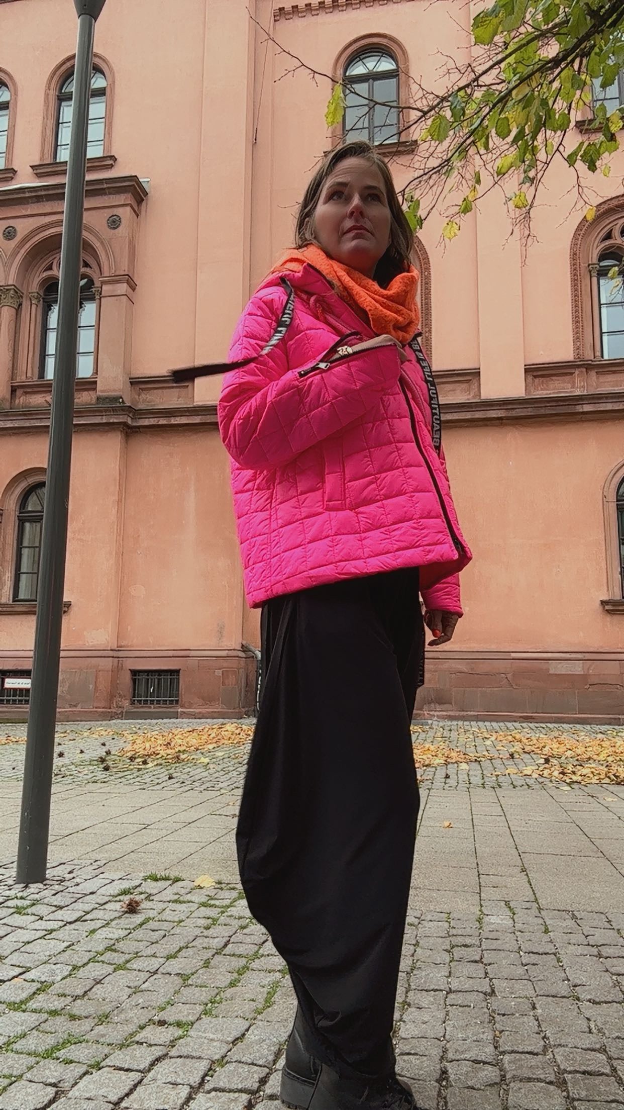 Wundervolle Flügelhose Entree Berlin