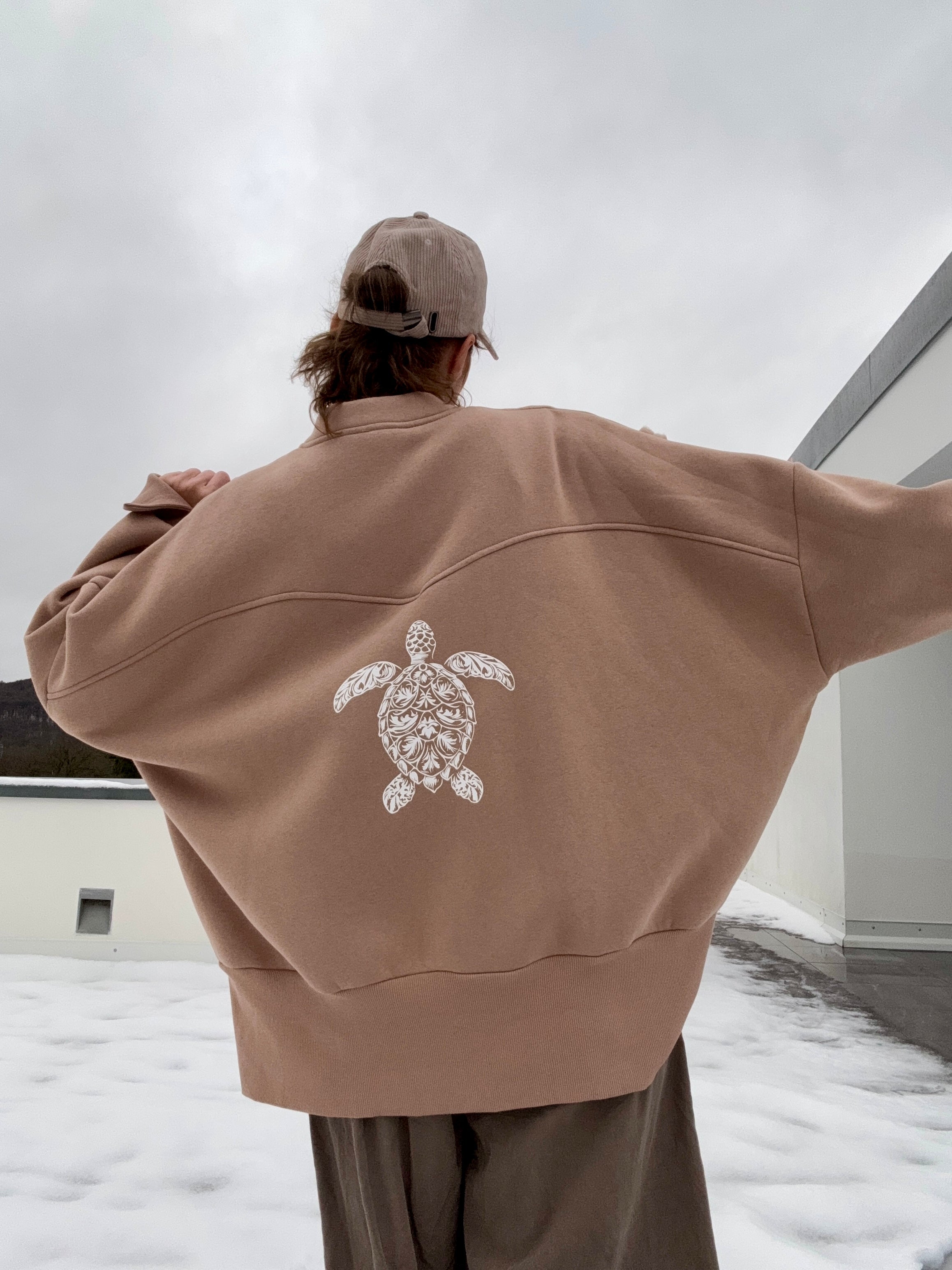 Kuschelige Oversize Sweatjacke Schildkröte