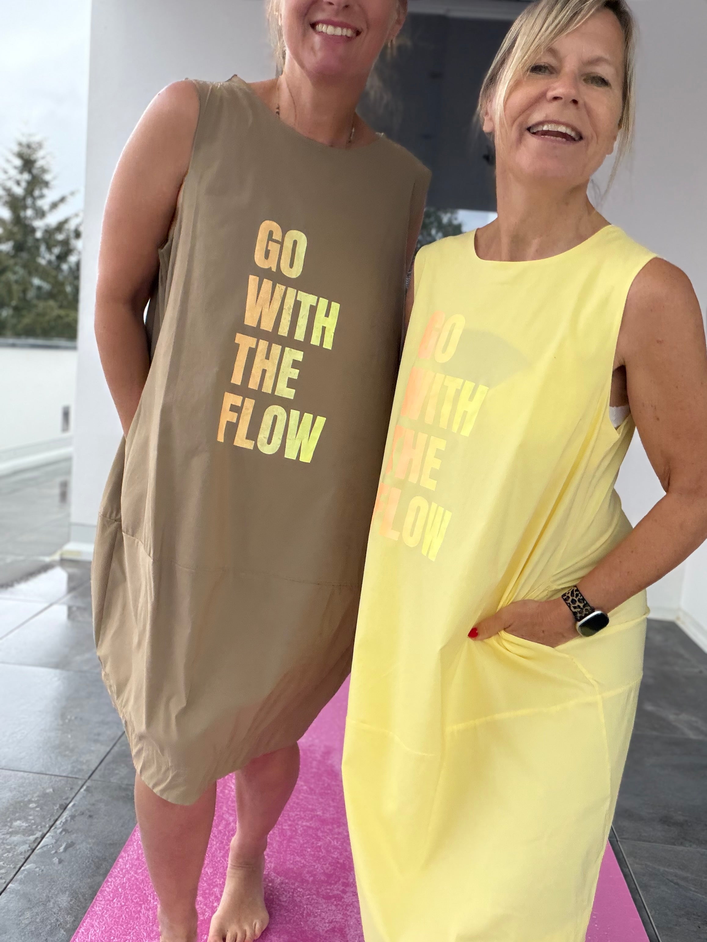 Kleid nice fit, versch. Motive und Farben