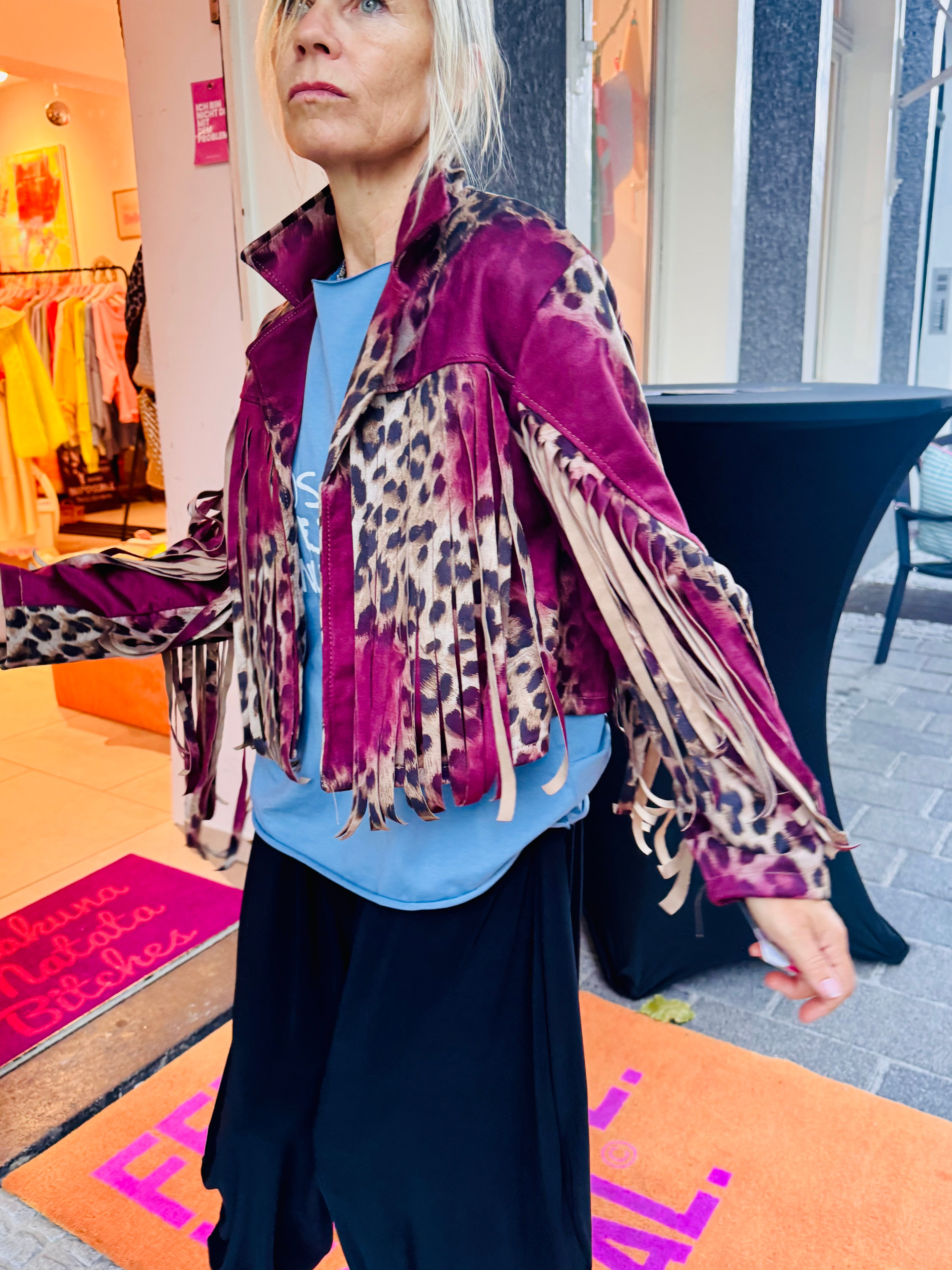 Leo Cowgirl Jacket