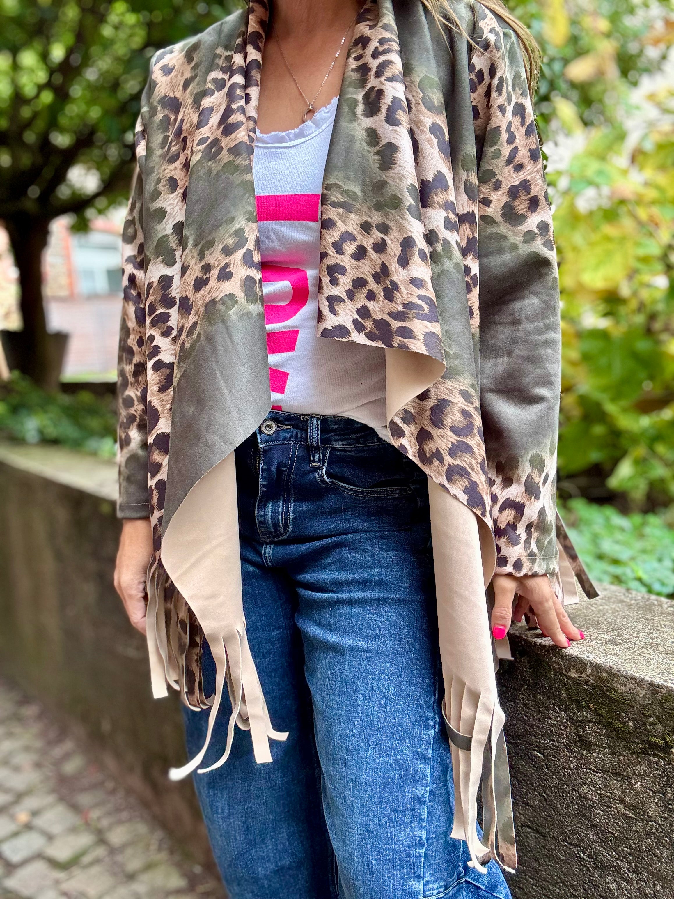 Leo Cowgirl Jacket