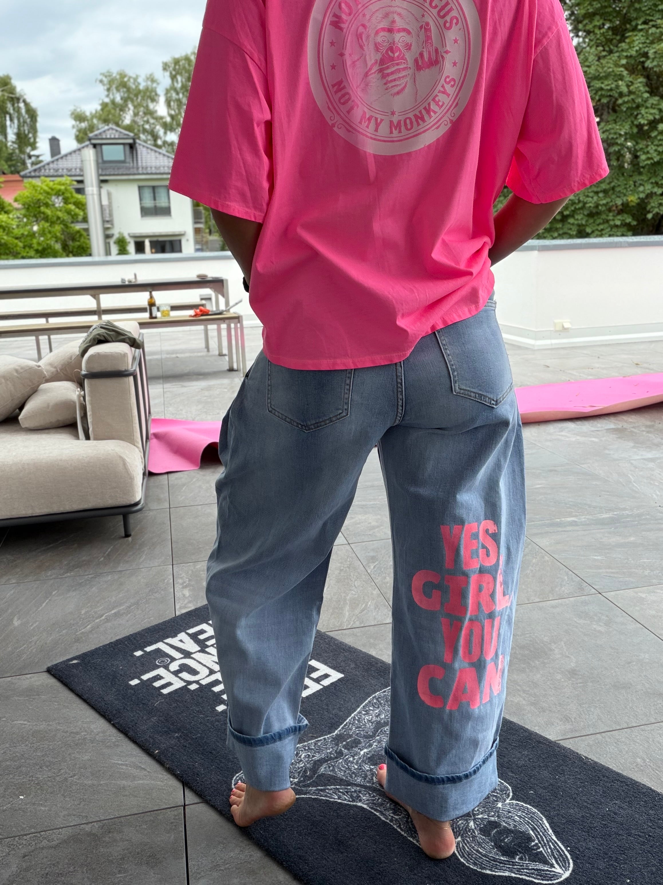 Crop T-Shirt Neon Not my Circus, Not my Monkeys