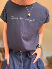 T-Shirt die mit dem Hund geht, grau oder Navy