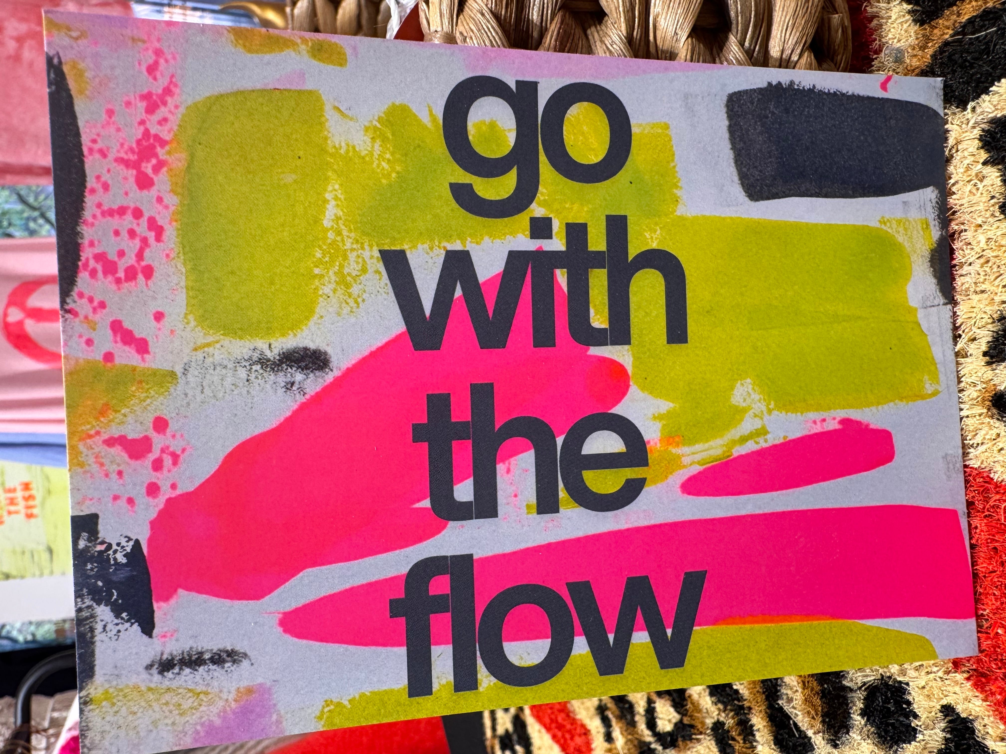 Postkarte go with the flow