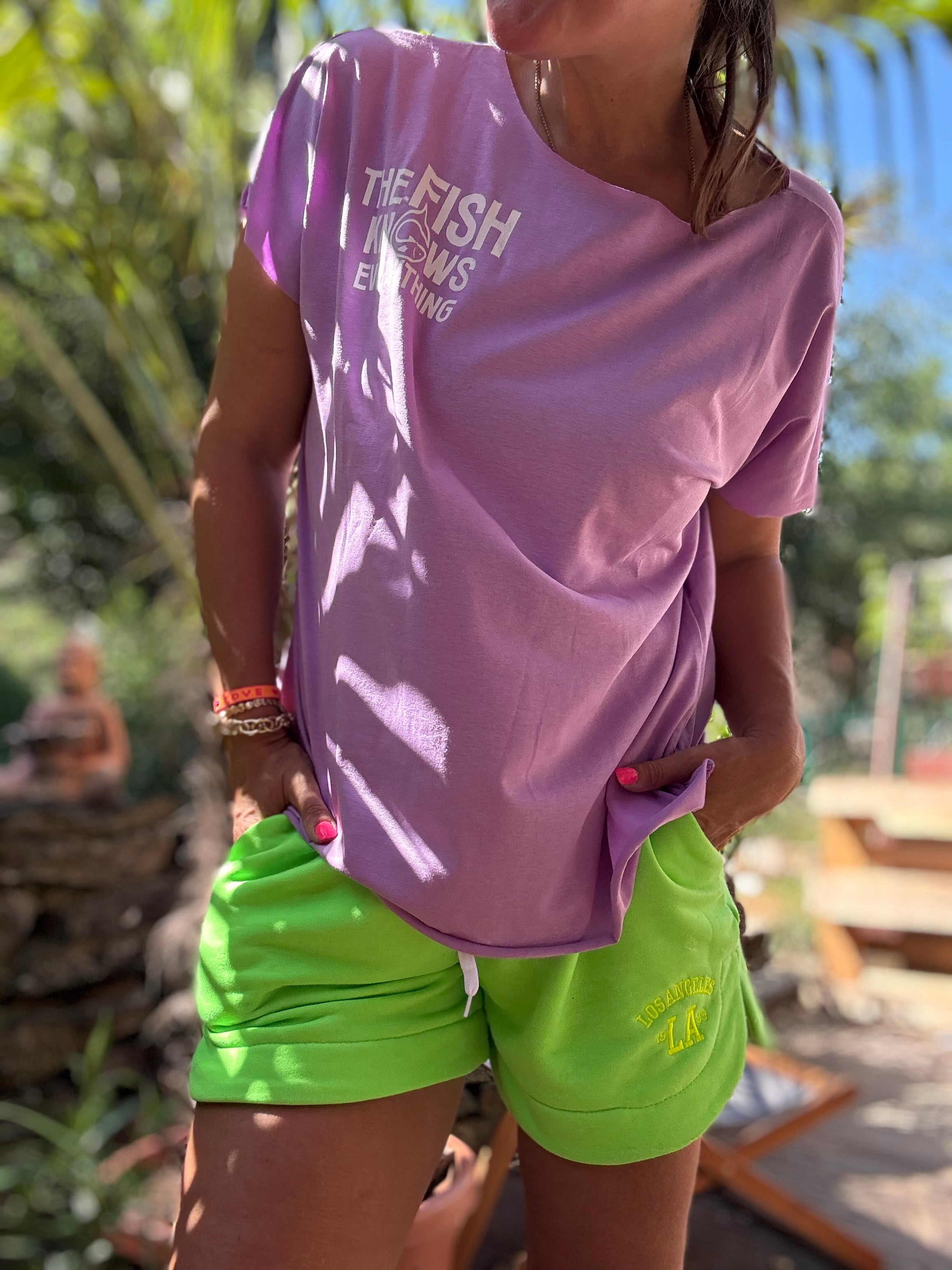 T-Shirt the fish knows everything